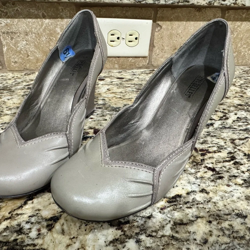 Seychelles Gray 3” Leather Wedge 6.5 Heels
